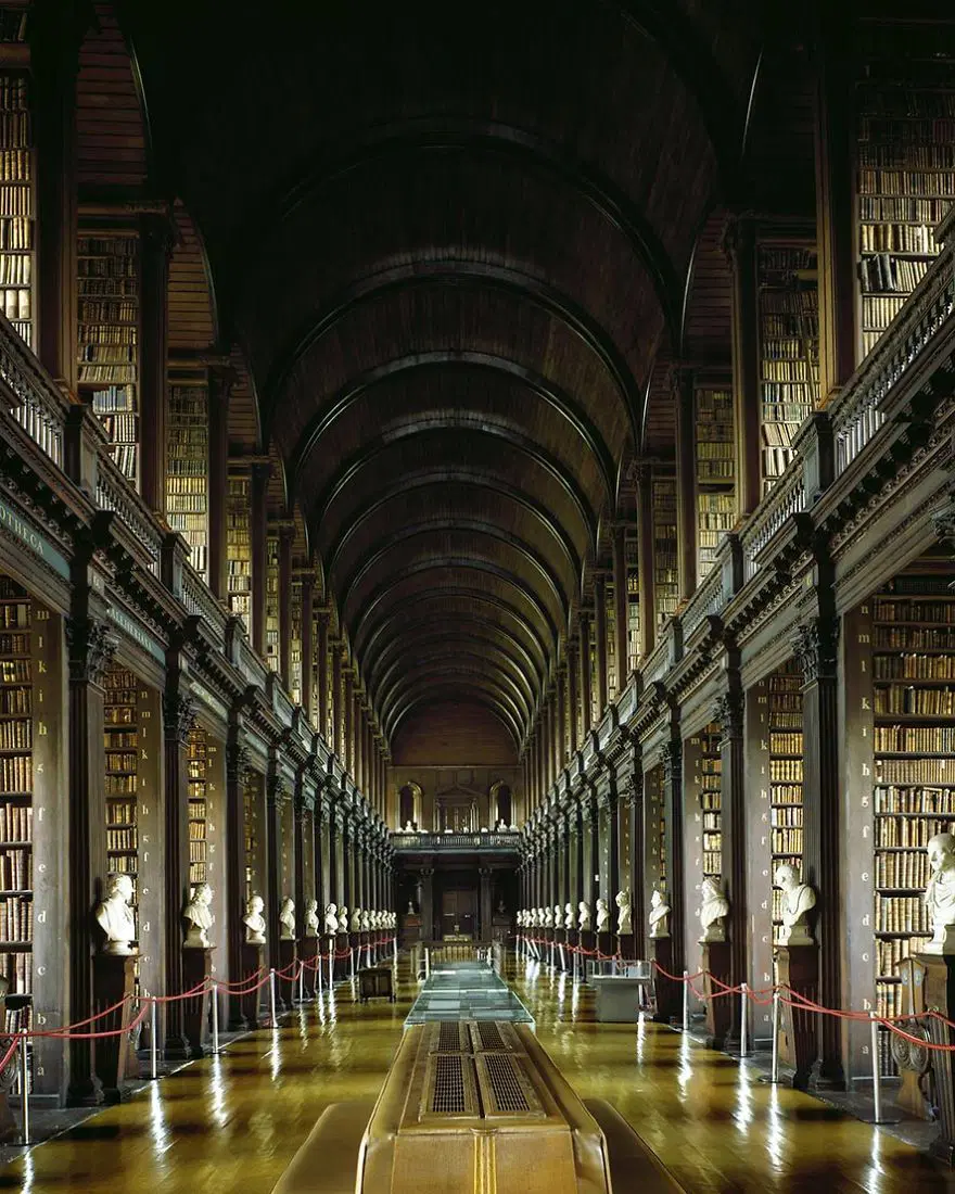 Trinity Üniversitesi Kütüphanesi, Dublin, İrlanda 3