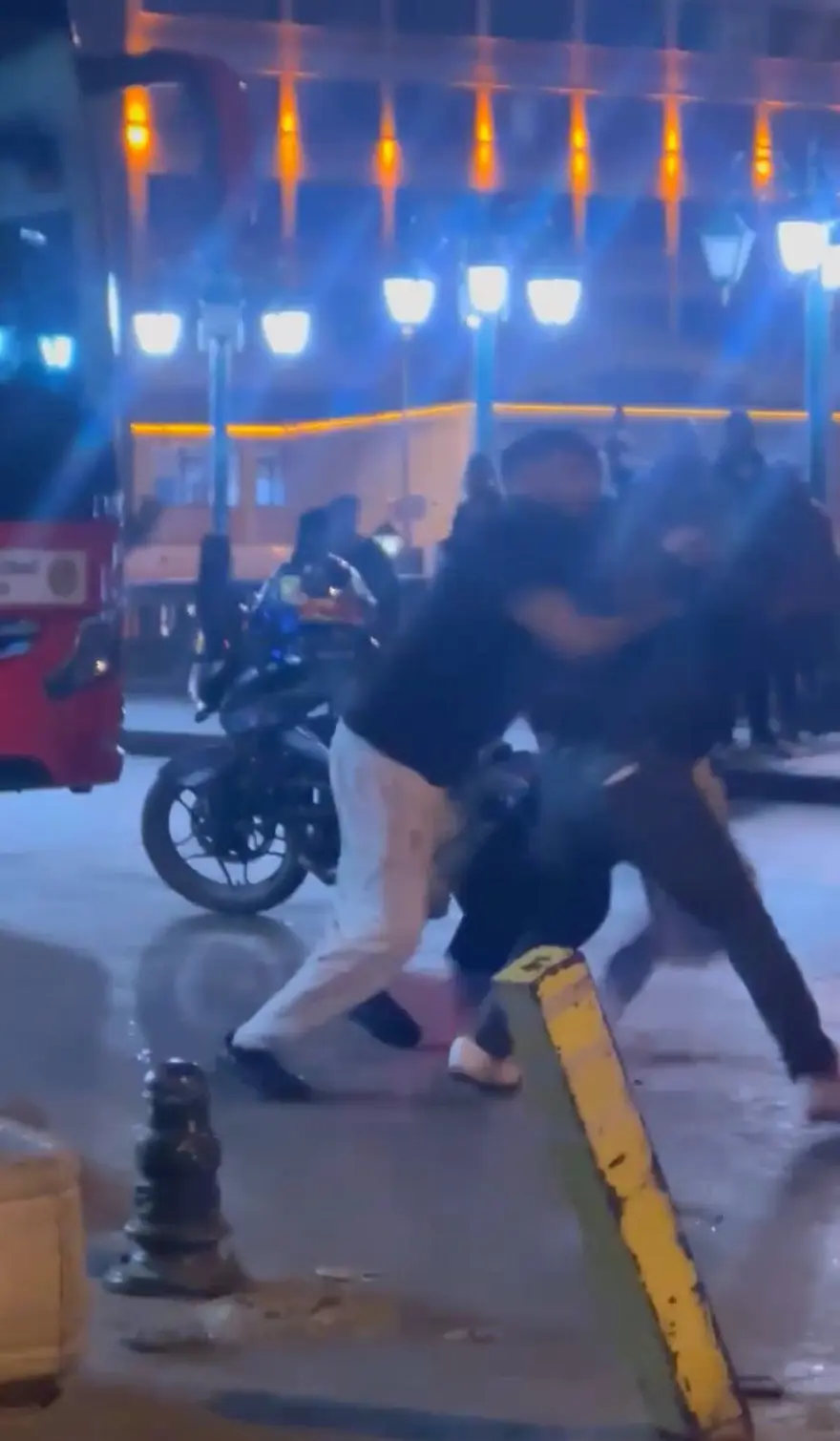 Eskişehir'de korku dolu anlar: Telefondaki konuşmayı üzerine aldı, defalarca bıçaklandı 