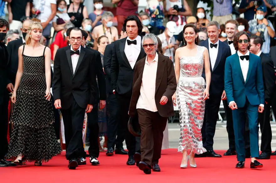 Marion Cotillard'ın elbisesi 322 saatte yapıldı 1 Marion Cotillard'ın elbisesi 322 saatte yapıldı 1