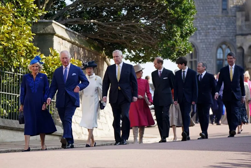 Kraliçe Elizabeth'siz ilk Paskalya'da kraliyet ailesi bir arada Kraliçe Elizabeth'siz ilk Paskalya'da kraliyet ailesi bir arada