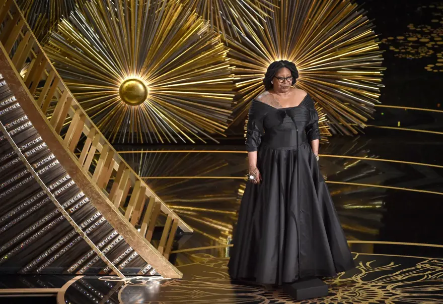 Whoopi Goldberg sunucusuz kalan Oscar’a talip 8