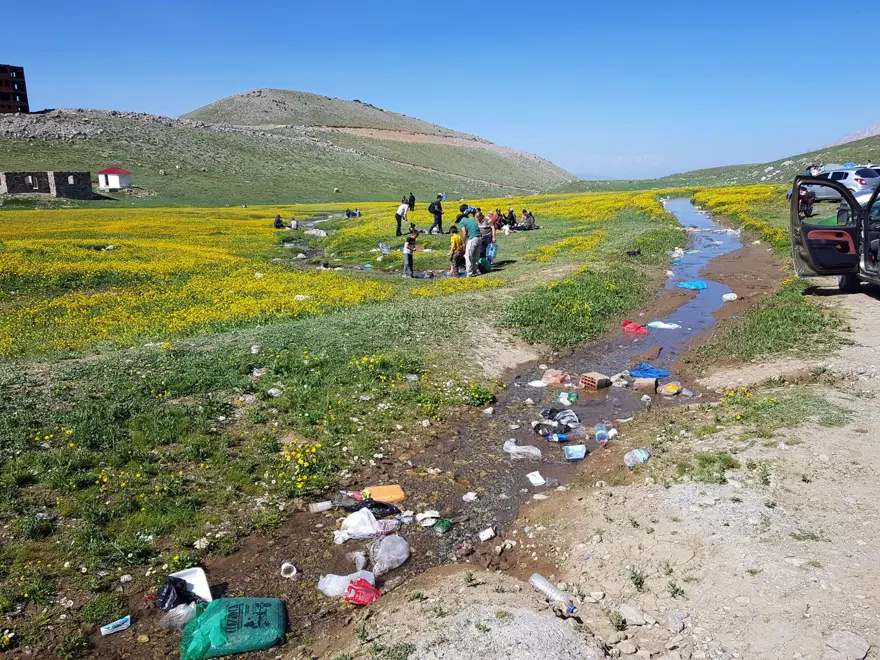 Niğde'de doğa harikası Meydan Yaylası çöplüğe döndü 1