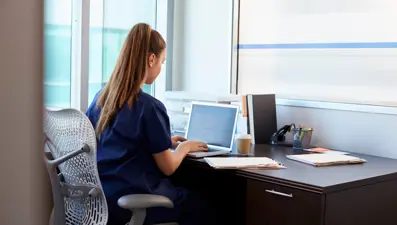 Bilgisayar başında gelen ölüm riski: Tromboz