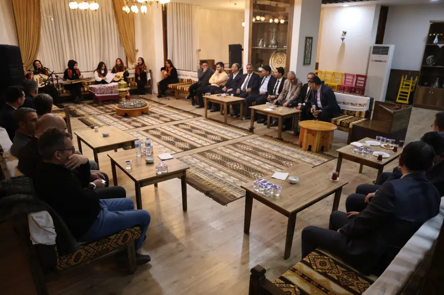 Kürsübaşı'na kadın eli değdi: İzleyenler hayran kaldı 2