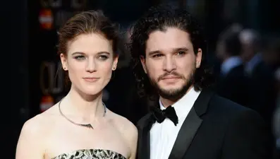 KitHarington ve Rose Leslie bebek bekliyor