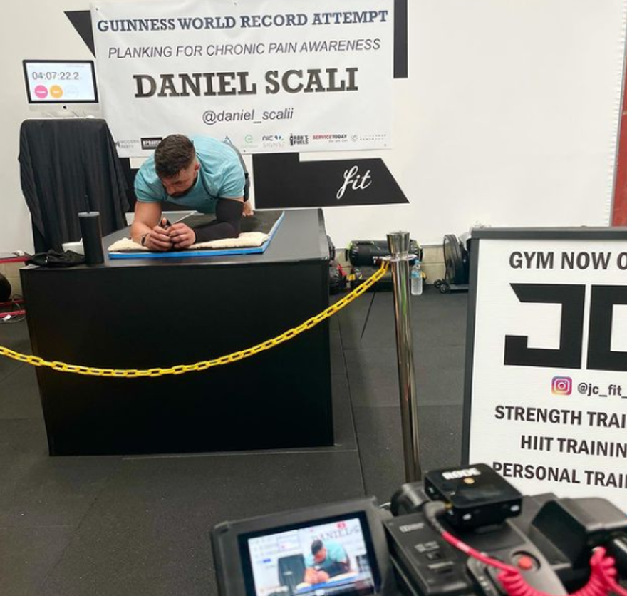 Guinness duyurdu: 9 buçuk saatlik dünya rekoru 1 Guinness duyurdu: 9 buçuk saatlik dünya rekoru 1