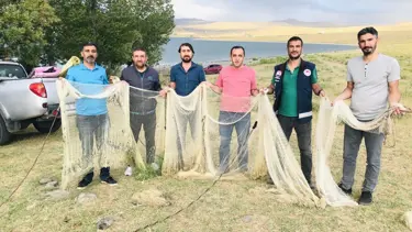 Van'da kaçak avlanmış 5 ton inci kefali ele geçirildi