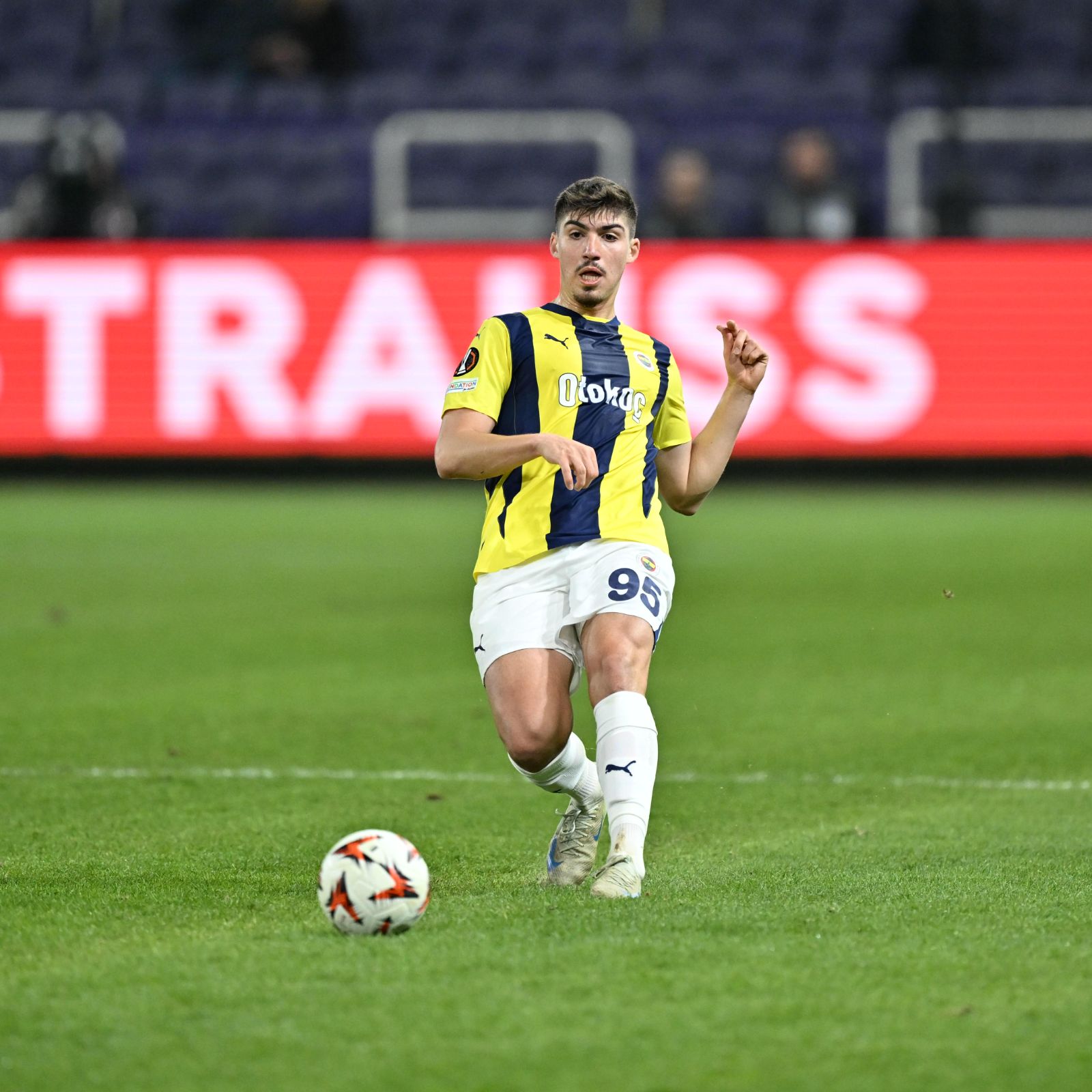 Fenerbahçeli Yusuf Akçiçek'in derbi performansı Vincenzo Montella'ya göz kırptı