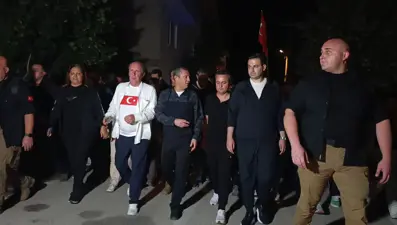 Özgür Özel'in Şuhut'taki yürüyüşüne Muharrem İnce de katıldı