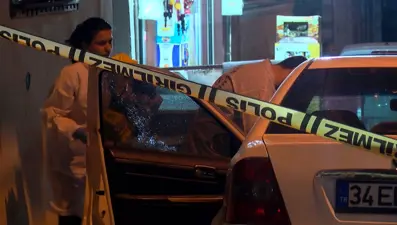 İstanbul'da kahvehaneye uzun namlulu silahlarla saldırı