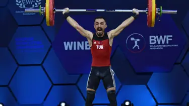 Avrupa Halter Şampiyonası'nda Muammer Şahin'den altın madalya