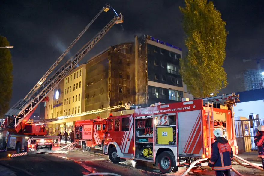 Haliç Üniversitesi'nde yangın Haliç Üniversitesi'nde yangın