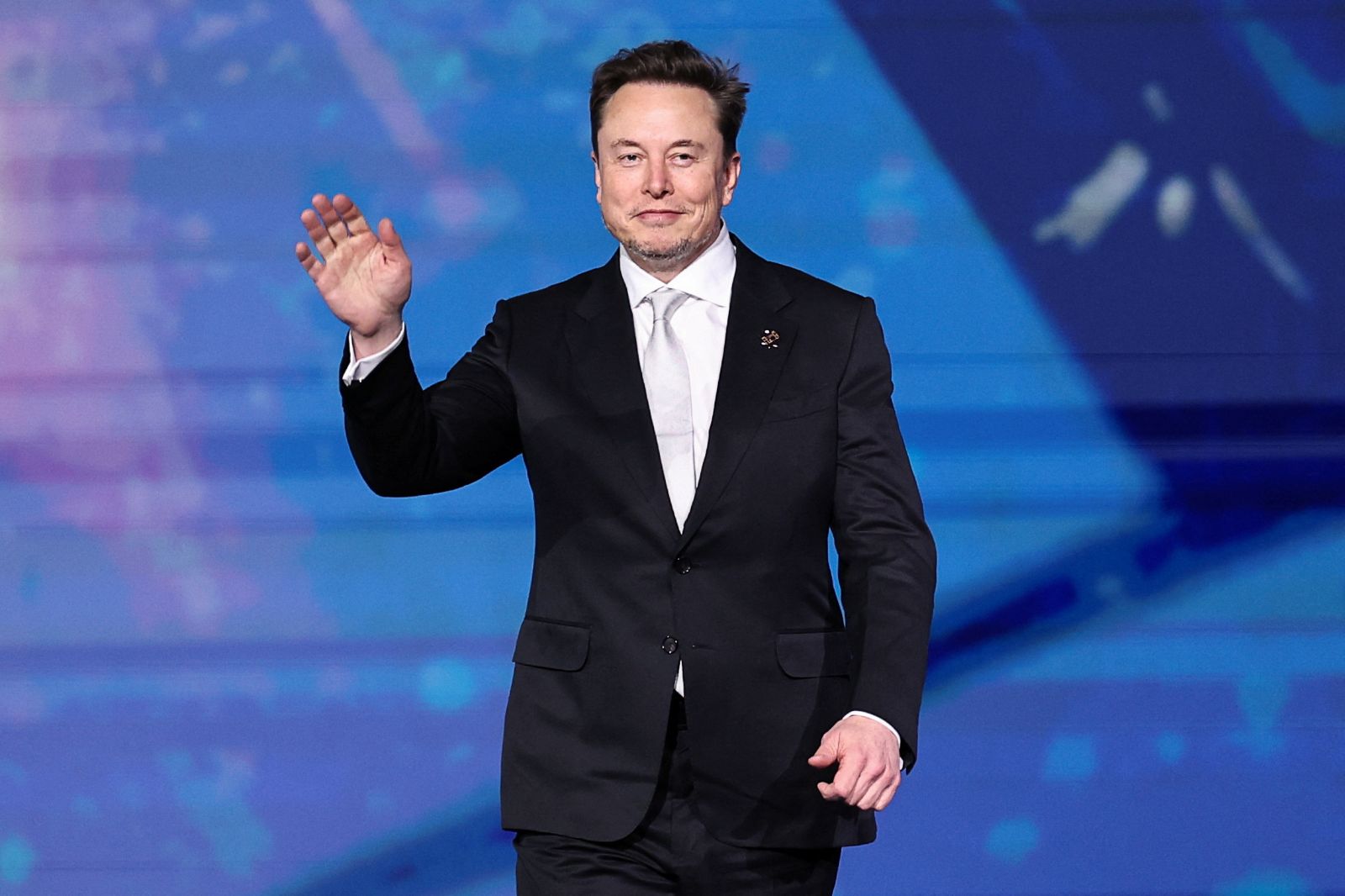 Tesla, kendi "canavarını" rafa kaldırdı