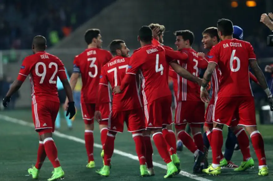 16. OLYMPIAKOS 15 16. OLYMPIAKOS 15