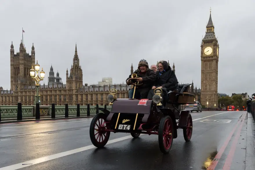 Londra‘da antika otomobiller yarıştı 3
