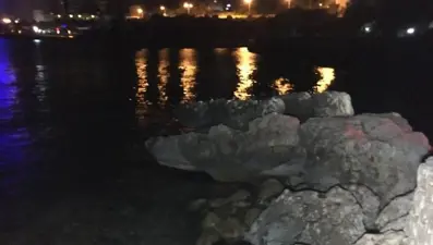 Balık tutarken kayalıklardan düşüp öldü