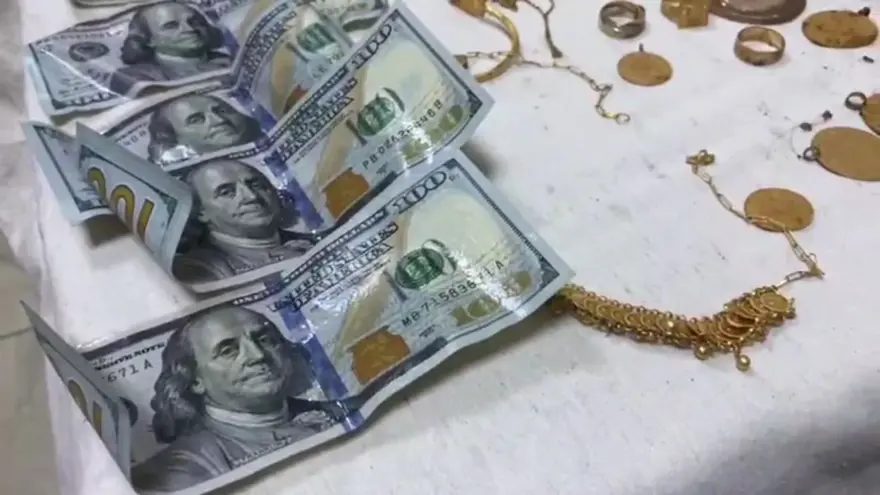 Diyarbakır'da milyonluk soygun | Sevgilisiyle birlikte dedesini soydu: Merdivenden itilen yaşlı adam öldü 4 Diyarbakır'da milyonluk soygun | Sevgilisiyle birlikte dedesini soydu: Merdivenden itilen yaşlı adam öldü 4