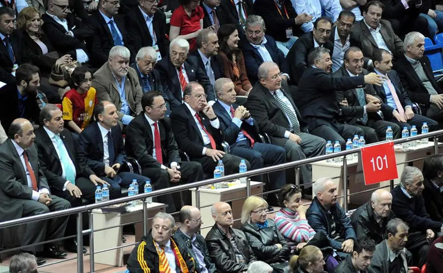 Galatasaray kupanın ucundan tuttu 4