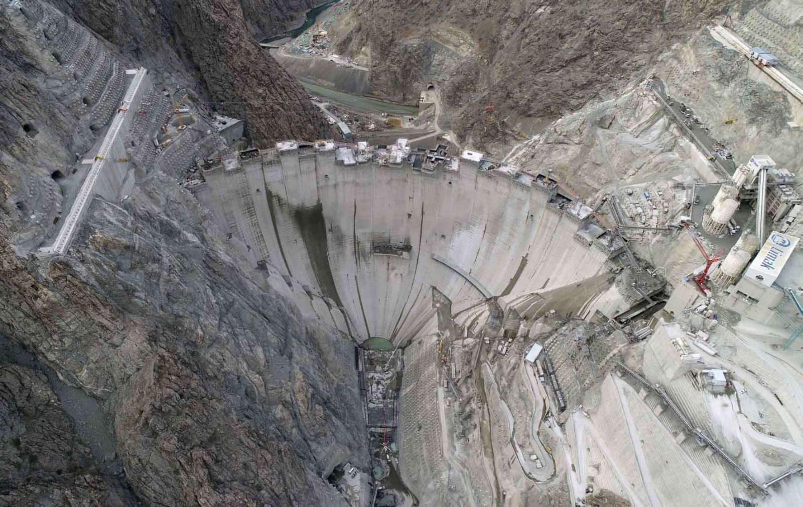 Yusufeli Barajı'nda son 10 metre