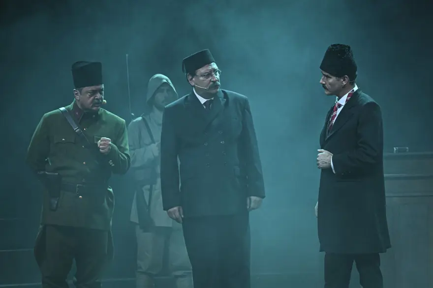 "Cumhuriyete Doğru" oyunu Ankara'da "perde" dedi 10 "Cumhuriyete Doğru" oyunu Ankara'da "perde" dedi 10