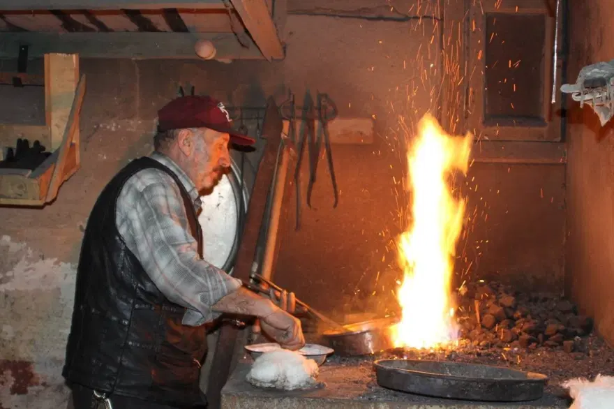 58 yıllık usta sitem etti: ''Çalıştıracak çırak bulamıyoruz, kimsenin hevesi yok'' 58 yıllık usta sitem etti: ''Çalıştıracak çırak bulamıyoruz, kimsenin hevesi yok''