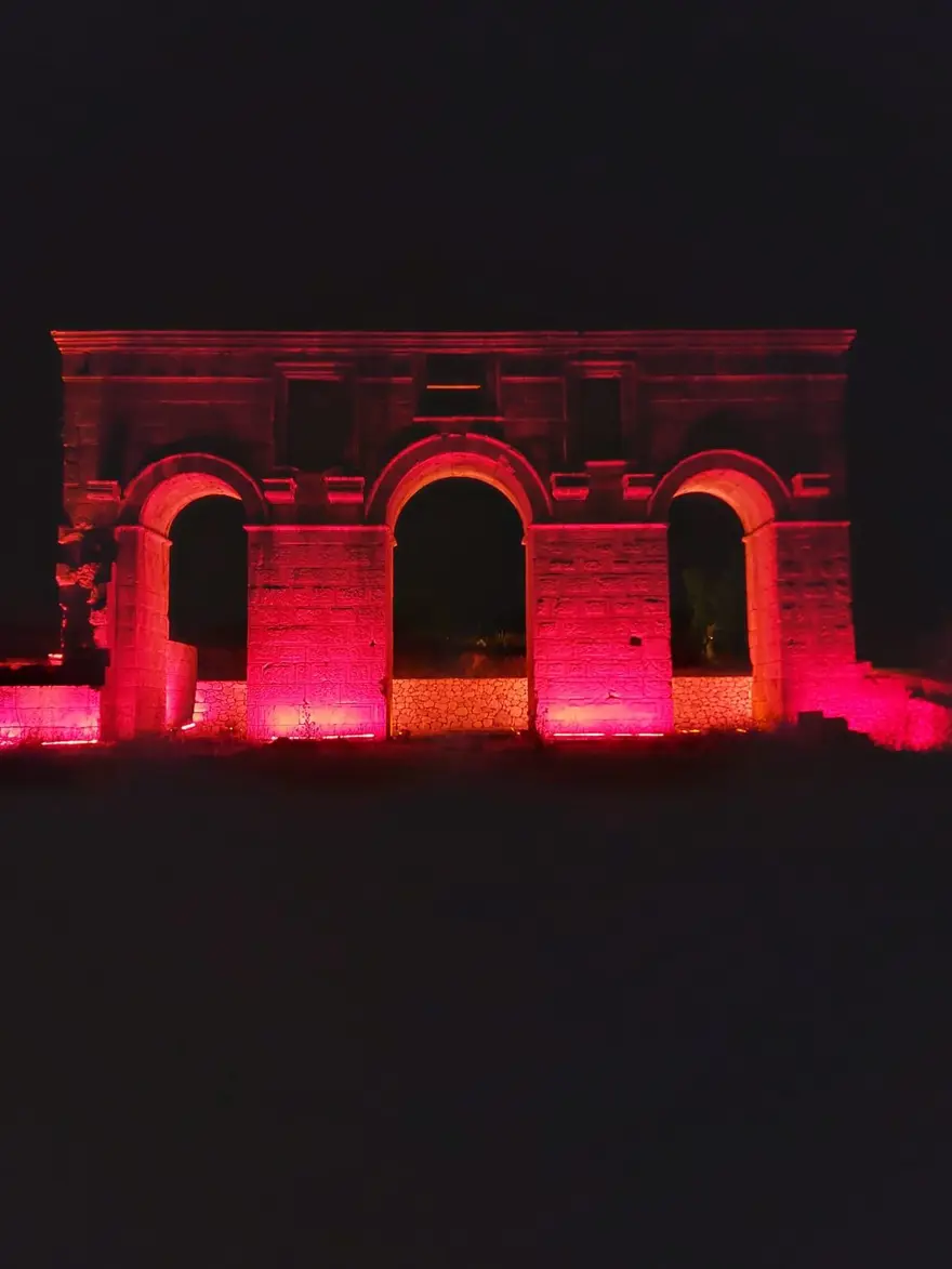 Kızılay Haftası’nda Türkiye'nin sembol yapıları kırmızıya büründü 1