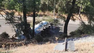 Muğla’da doğalgaz yüklü tanker uçurumdan yuvarlandı (Akyakagirişi kapatıldı)