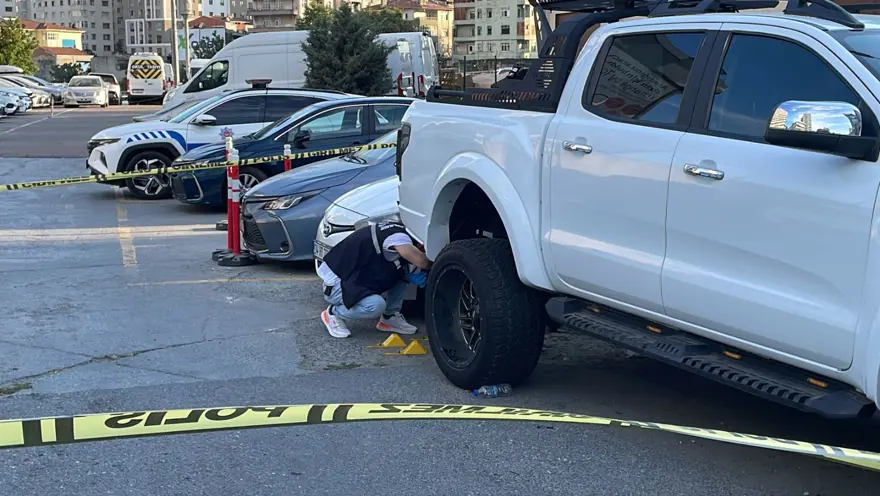 Yer: Esenler! Yüksek sesle müzik dinleyenleri uyardı, kurşunların hedefi oldu 1