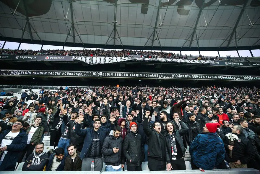 Vodafone Park'ta Sergen Yalçın izdihamı 5 Vodafone Park'ta Sergen Yalçın izdihamı 5