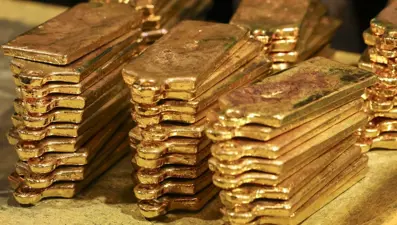 Altın rekora yakın seyrediyor