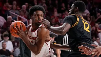 LeBron James'in kalp krizi geçiren oğlu ilk maçına çıktı