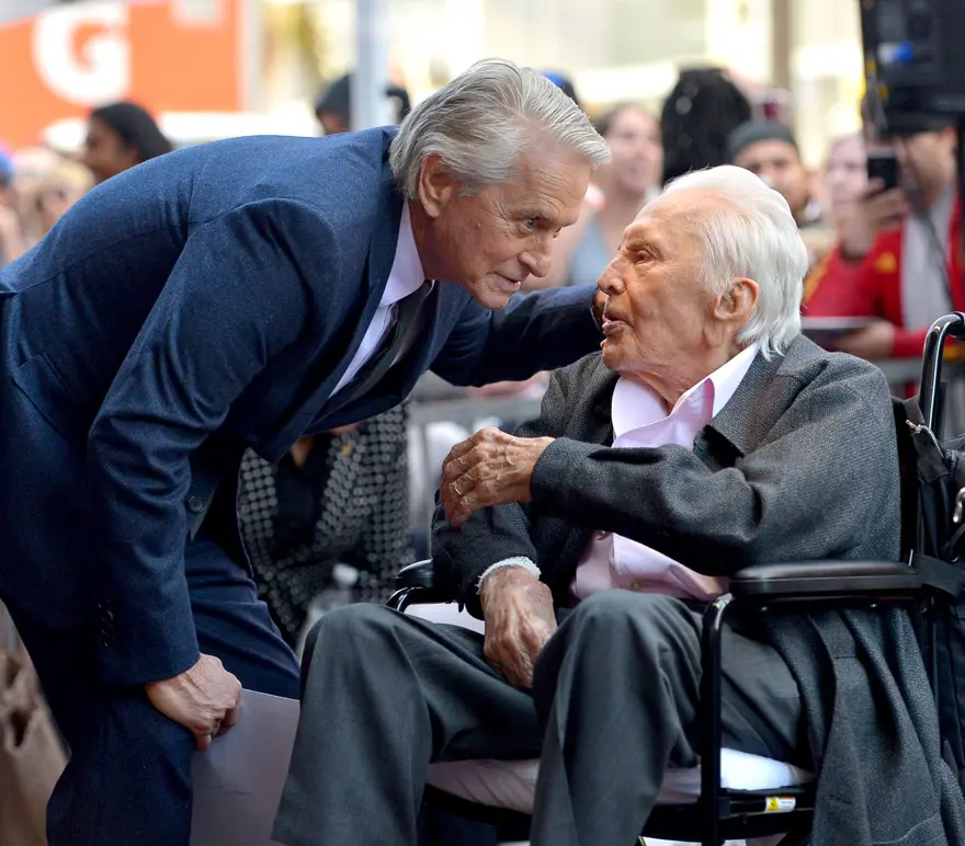 KirkDouglas 61 milyon dolarlık servetini oğlu Michael Douglas'a bırakmadı 