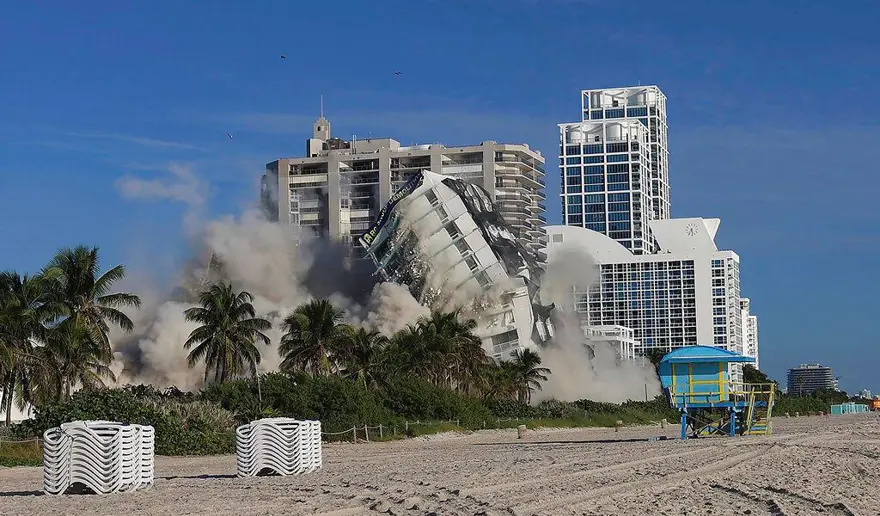 Beatles, Tom Jones, Frank Sinatra ve John F. Kennedy gibi yıldız isimleri ağırlayan Deauville Oteli saniyeler içinde yıkıldı 9 Beatles, Tom Jones, Frank Sinatra ve John F. Kennedy gibi yıldız isimleri ağırlayan Deauville Oteli saniyeler içinde yıkıldı 9