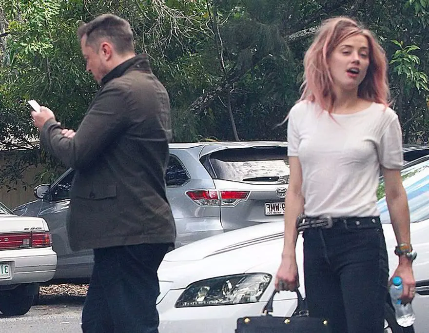 Amber Heard tarafından terk edilen Elon Musk, ayrılık sonrası ilk kez konuştu 5 Amber Heard tarafından terk edilen Elon Musk, ayrılık sonrası ilk kez konuştu 5