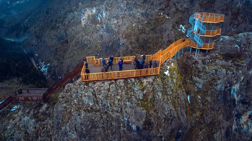 "CAM ZEMİNLİ YÜRÜYÜŞ KÖPRÜSÜNÜ HAYATA GEÇİRDİĞİMİZDE DÜNYA BİZİ TANIYACAK" 7 "CAM ZEMİNLİ YÜRÜYÜŞ KÖPRÜSÜNÜ HAYATA GEÇİRDİĞİMİZDE DÜNYA BİZİ TANIYACAK" 7