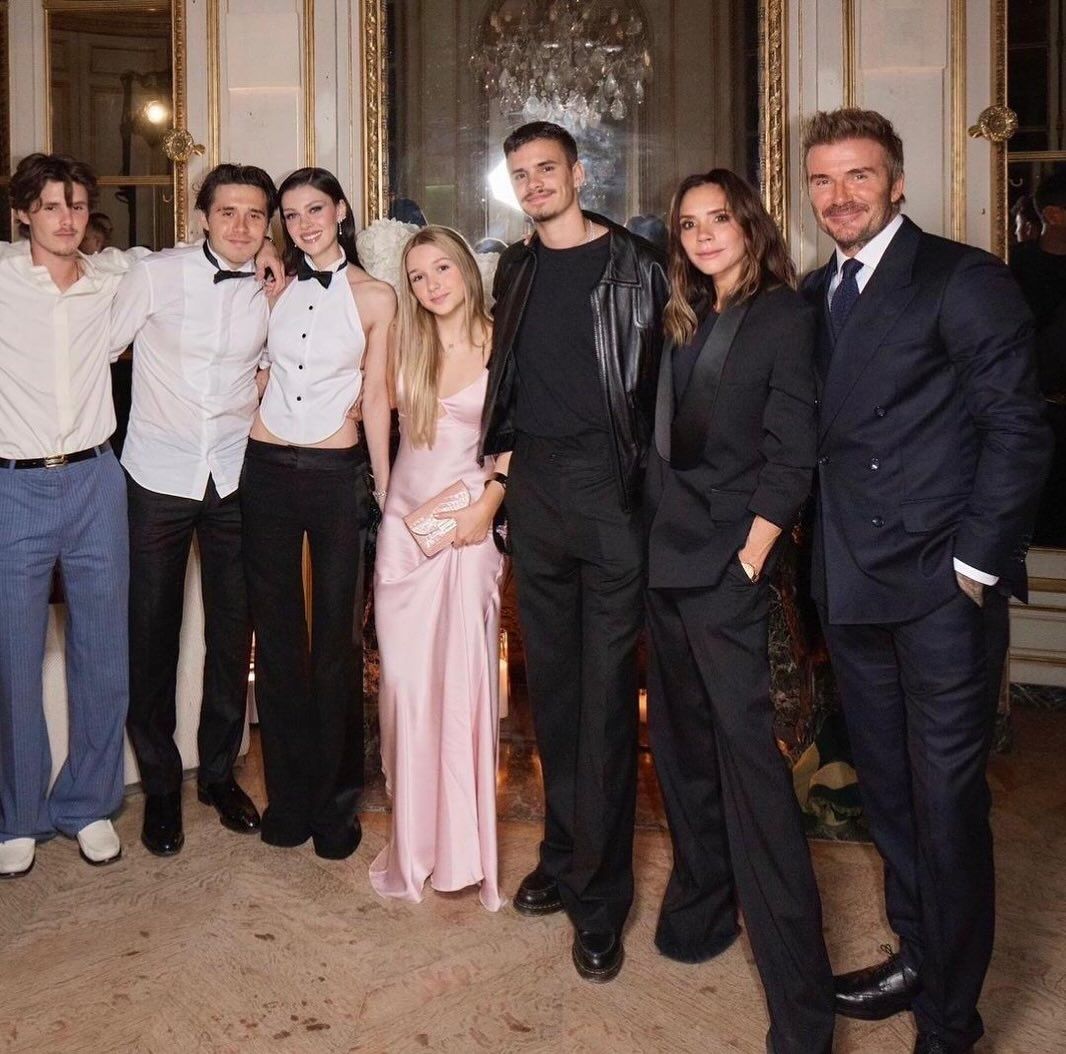 Beckham ailesi, Paris Moda Haftası'nda: "Seninle gurur duyuyoruz"