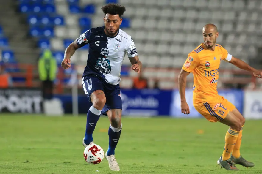 COLIN KAZIM RICHARDS - KARAGÜMRÜK 18