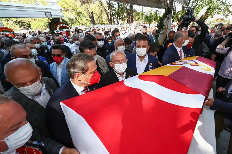 Duygun Yarsuvat son yolculuğuna uğurlandı 3