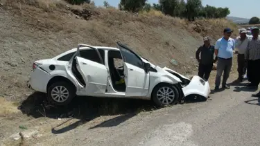 Kilis'te otomobiller çarpıştı: Yaralılar var