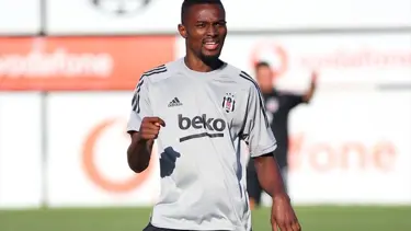 SON DAKİKA HABERİ: Beşiktaşlı futbolcunun Covid-19 testi pozitif çıktı