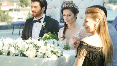 "Evliliğimizin gerçek olmadığına inanıyor" (Dolunay 17. bölüm 2. yeni fragmanı)