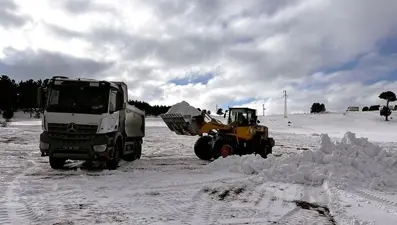 Sarıkamış'ta şehitleri anısına kardan heykeller yapılıyor