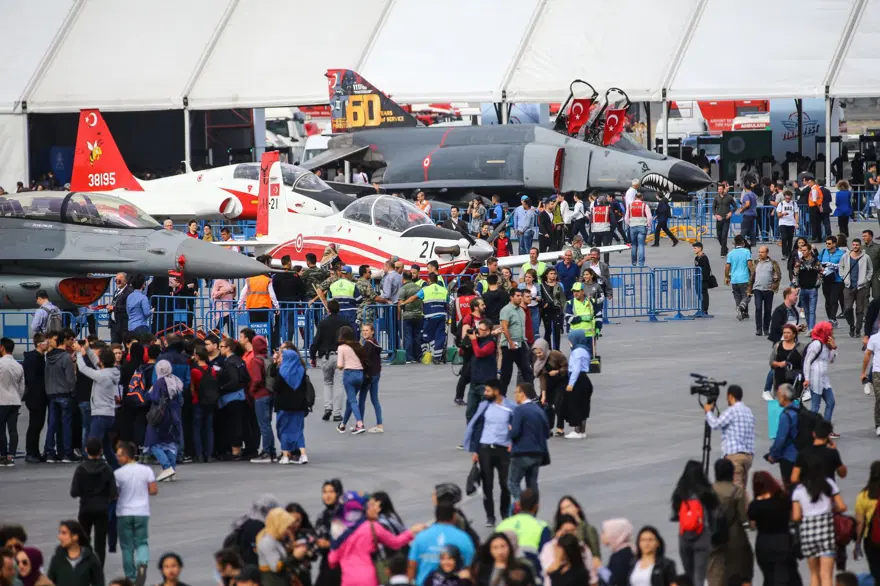 Teknofest'te büyük yarış! Kenan Sofuoğlu SOLOTÜRK’e karşı 26 Teknofest'te büyük yarış! Kenan Sofuoğlu SOLOTÜRK’e karşı 26