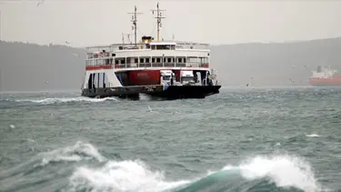 Gökçeada feribot seferlerine fırtına engeli