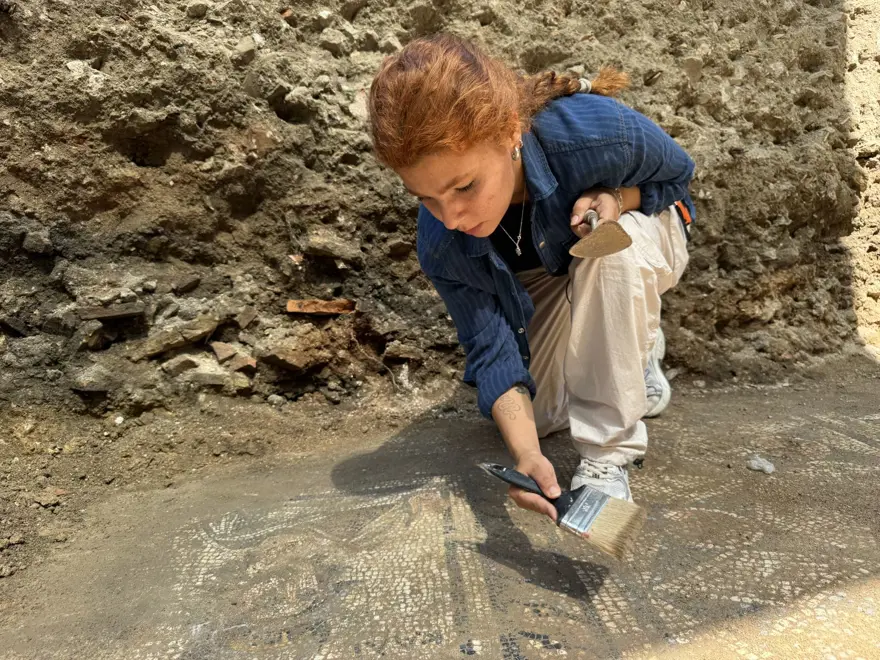 Side'de Kalliope'nin betimlendiği mozaik zemin gün yüzüne çıkarıldı 6