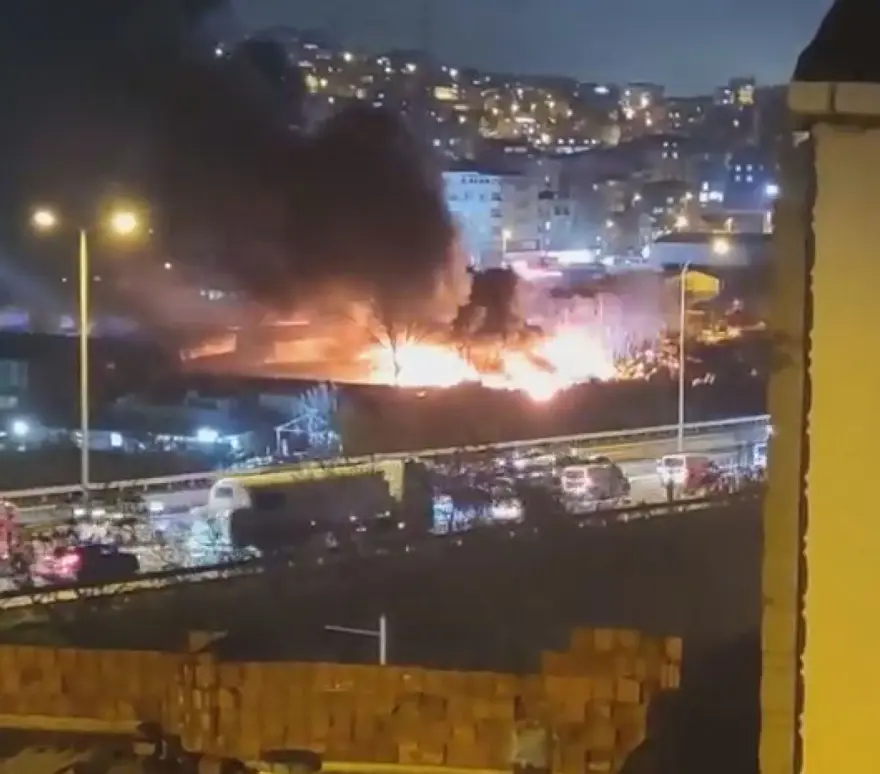 Geri dönüşüm tesisindeki yangın 6 saatte söndürüldü 3