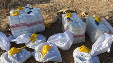 Yol kenarına bırakılan çuvallardan silah parçaları çıktı