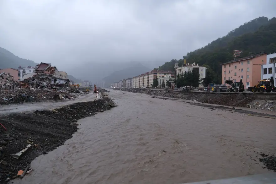Sel felaketi yaşayan Bozkurt'un sokakları yeniden sular altında 2