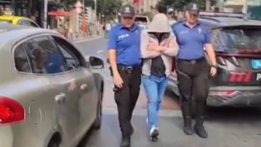 Beşiktaş'ta köpeğine tasma takması uyarısında bulunan kişilere saldırdı