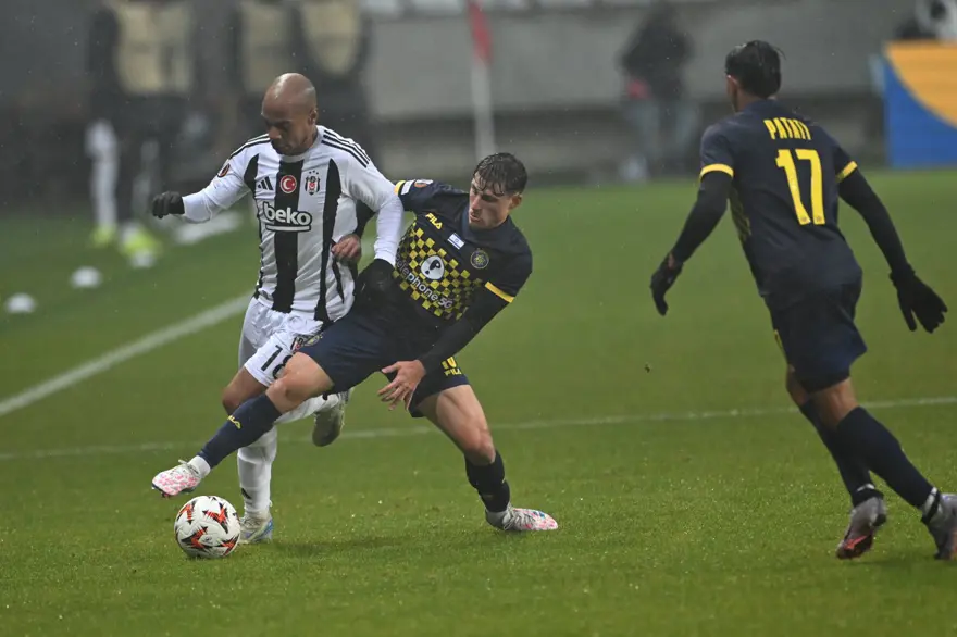 Beşiktaş ve Galatasaray maçlarından galibiyet çıkmadı 24